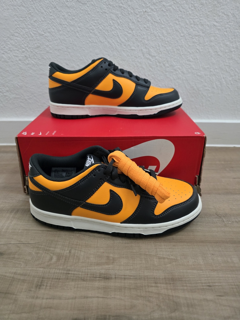 Nike Dunk Low Black & Orange Sneakers 6Y /7.5W